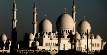 Abu Dhabi’s Sheikh Zayed Mosque Entry Rules for Non-Muslim Visitors