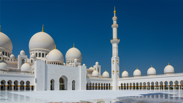 Sheikh Zayed Grand Mosque is The Biggest Mosque in Abu DhabiSheikh Zayed Grand Mosque is The Biggest Mosque in Abu Dhabi