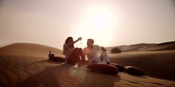 Champagne on top of a dune – Liwa Dune Sunset Champagne