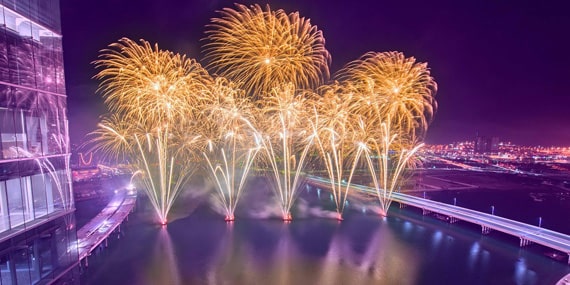 Celebrity action before fireworks (Al Maryah Island)