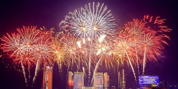 Celebrity action before fireworks (Al Maryah Island)