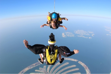 Sky diving Dubai