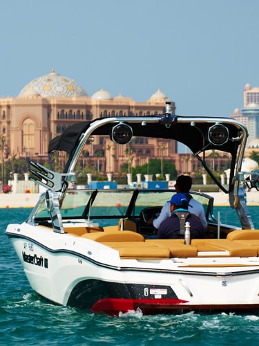 Abu Dhabi Corniche Cruise 
