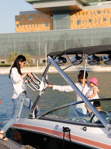 Abu Dhabi Corniche Cruise