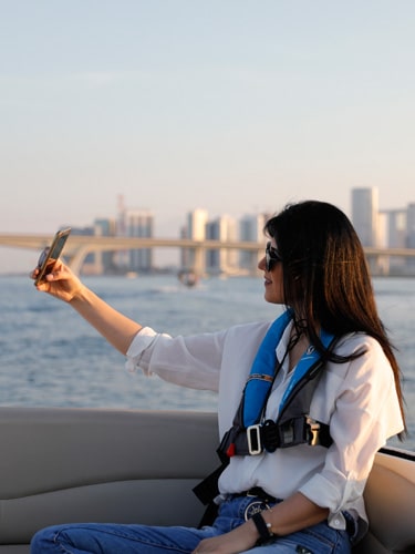 Abu Dhabi Corniche Cruise