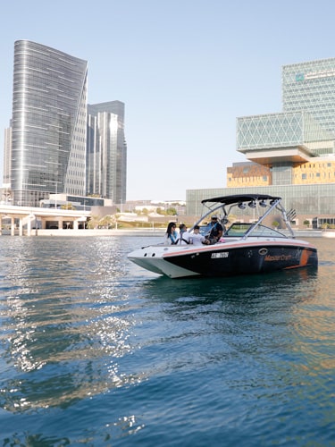 Abu Dhabi Corniche Cruise