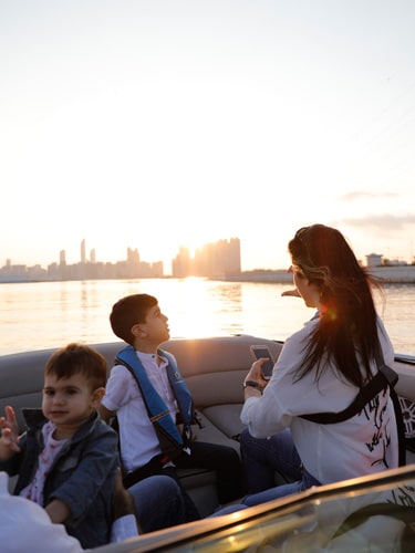 Abu Dhabi Corniche Cruise