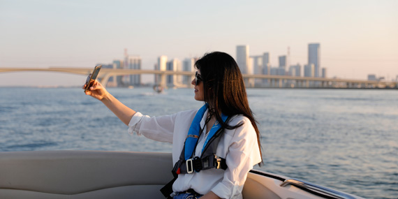 Abu Dhabi Corniche Cruise