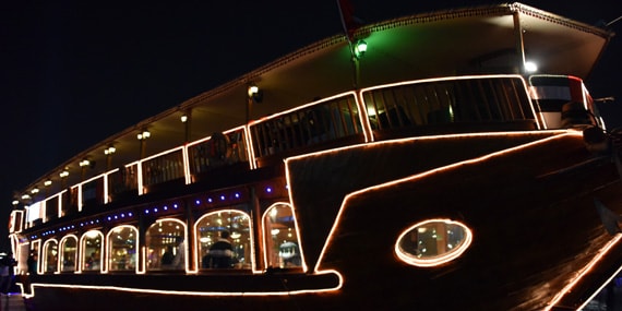 Tour Dubai Dhow Boat – Marina Mall front 