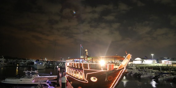 Tour Dubai Dhow Boat – Marina Mall front 