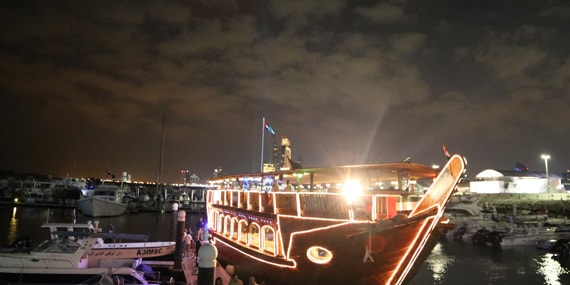 Tour Dubai Dhow Boat – Marina Mall front 