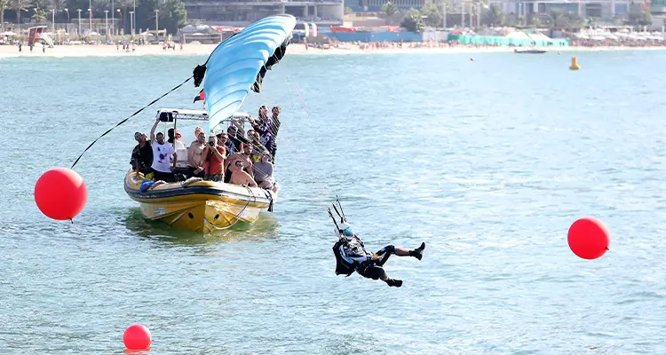 Parasailing in Dubai