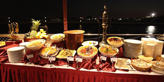 Take a dinner cruise down the canal