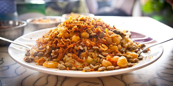 Sample Middle Eastern flavors on a Dubai food tour