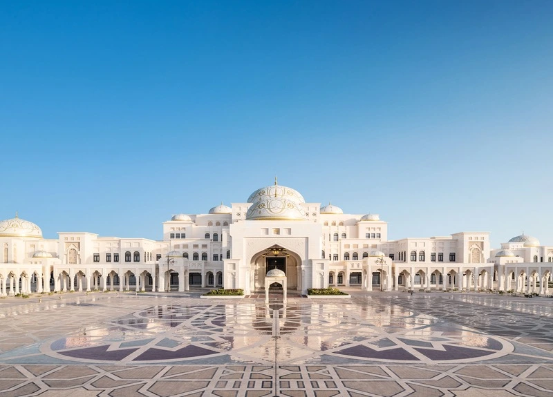 Qasr Al Watan palace image