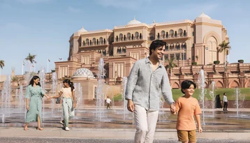 Private half-day sightseeing tour across Abu Dhabi