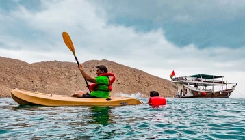 Kayaking and dhow cruise experience in the Musandam fjords