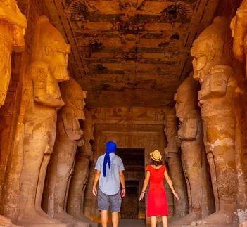 Travellers visiting Abu Dhabi heritage monument, Abu Dhabi Tourist Visa guide by Martin Muthugumi for Arabiers