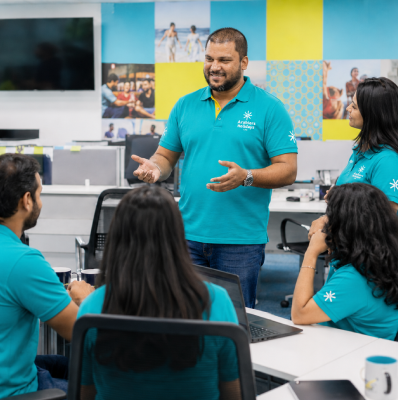 Sohail Ahmed briefing the Arabiers Holidays UAE team in the Dubai office on the latest UAE visa and entry requirements