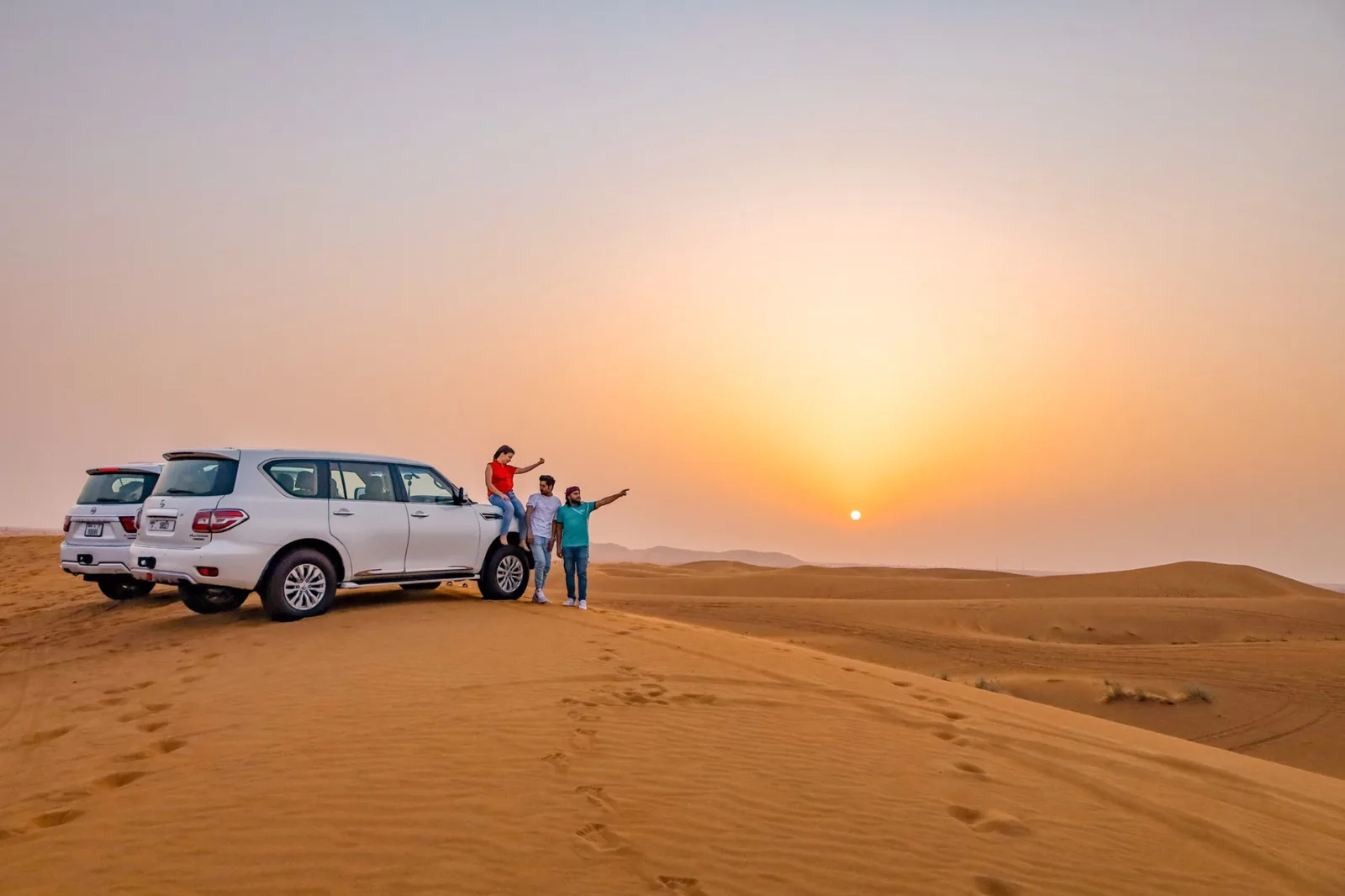 Coach and 4x4 staging for Liwa desert group transport