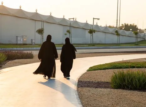 Traveller paying for Saudi Arabia hotel booking online through Arabiers Dubai support