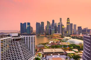 Arabiers consultant in the UAE arranging an overseas hotel