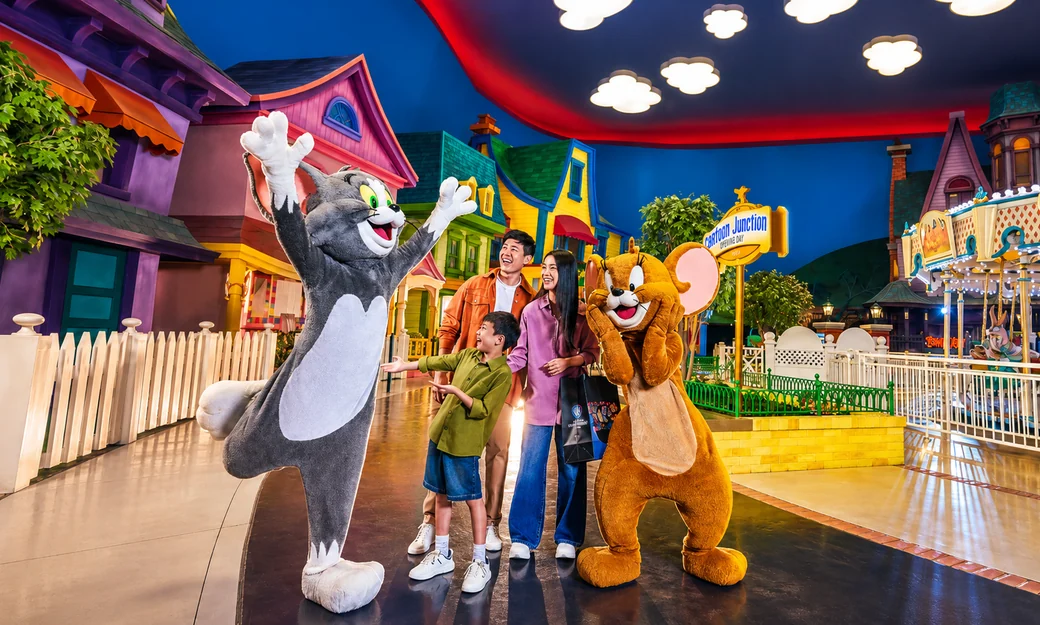 Family meeting Tom and Jerry at Warner Bros World Abu Dhabi