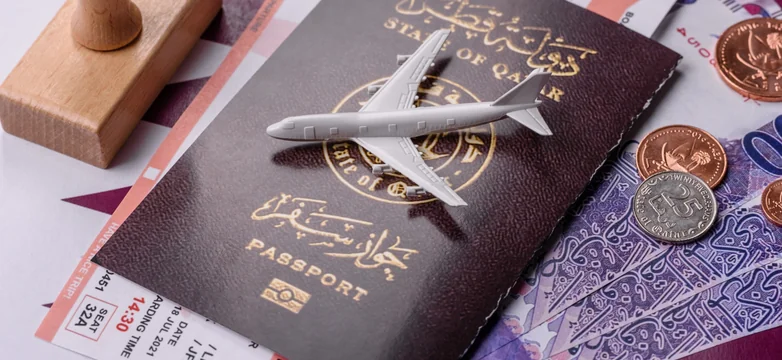 Diagram showing GCC passport holders need a UK ETA while other Dubai residents need a Standard Visitor visa